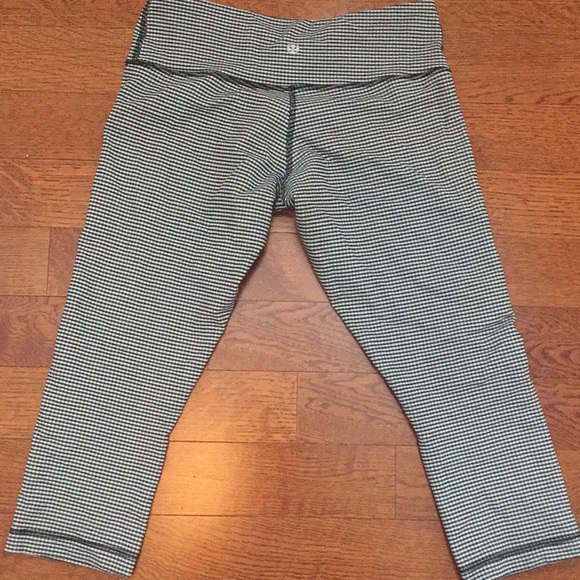 lululemon athletica Pants - Lululemon gingham wunder under crops